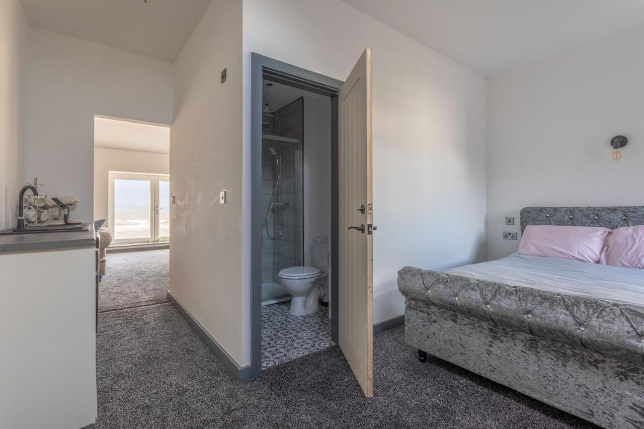 Residency Luxury Seafront Hotel 블랙풀 외부 사진